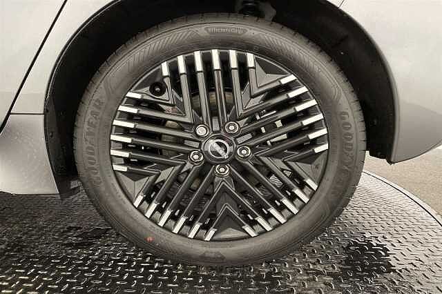 Nissan Leaf E (110kw) N-Connecta (39kWh) 5 Dr Hatchback