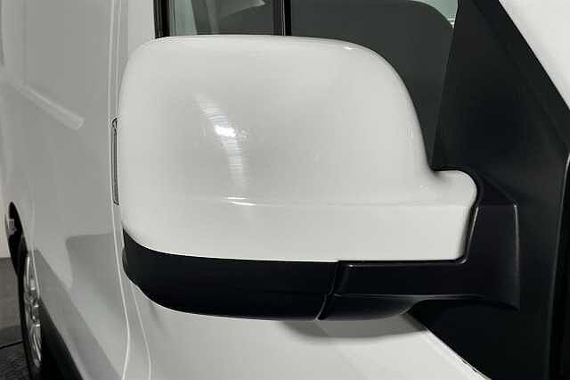 Nissan Primastar 2.0dCi (110ps) Tekna 30 L1H1 Panel Van