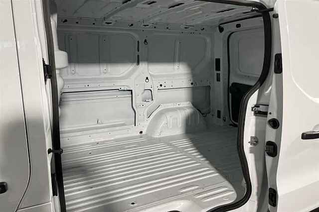 Nissan Primastar 2.0dCi (110ps) Tekna 30 L1H1 Panel Van