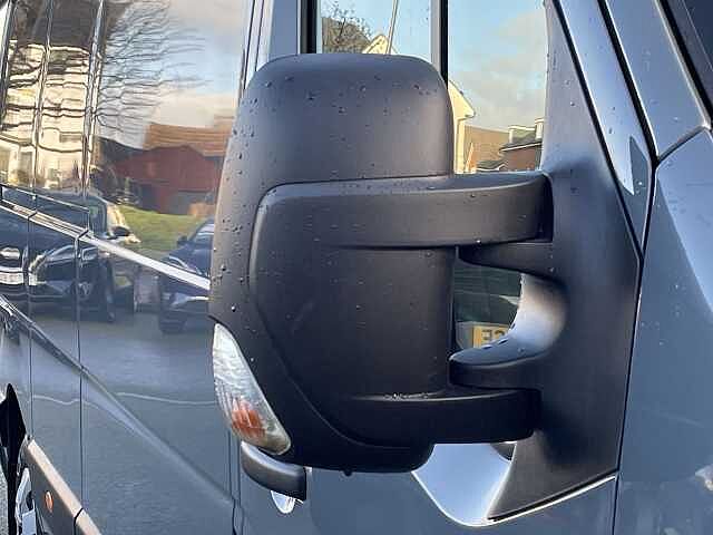 Nissan Interstar Tekna Dci Auto