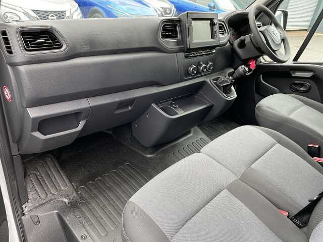 Nissan Interstar 2.3 dci 145ps H3 Tekna Van [TRW]
