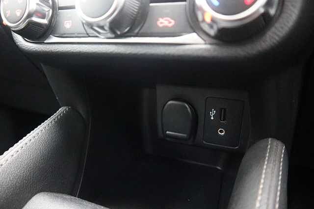 Nissan Micra 1.0 Acenta Hatchback 5dr Petrol Manual Euro 6 (71 ps)