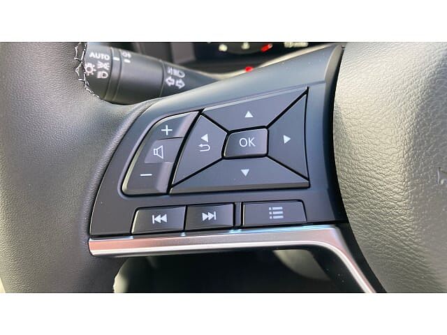 Nissan Juke 1.0 DiG-T N-Connecta 5dr Petrol Hatchback