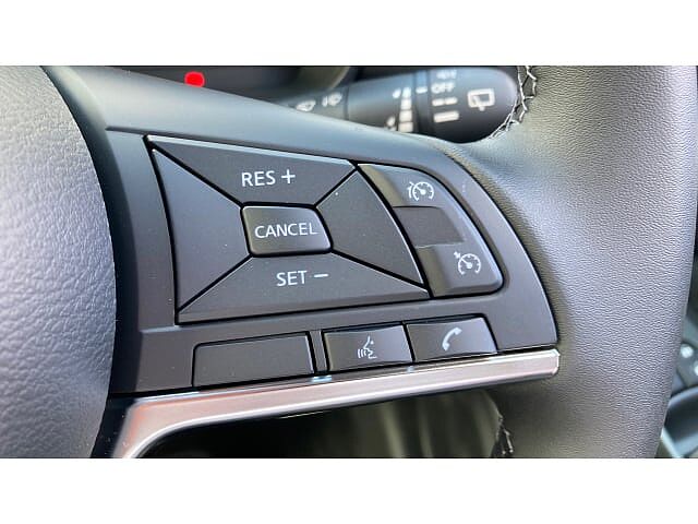 Nissan Juke 1.0 DiG-T N-Connecta 5dr Petrol Hatchback