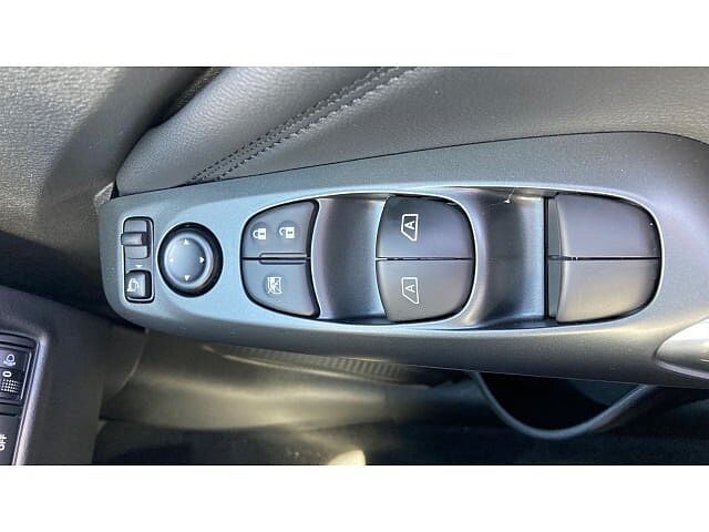 Nissan Juke 1.0 DiG-T N-Connecta 5dr Petrol Hatchback