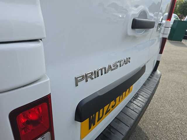 Nissan Primastar 2.0dCi (110ps) Tekna 30 L1H1 Panel Van