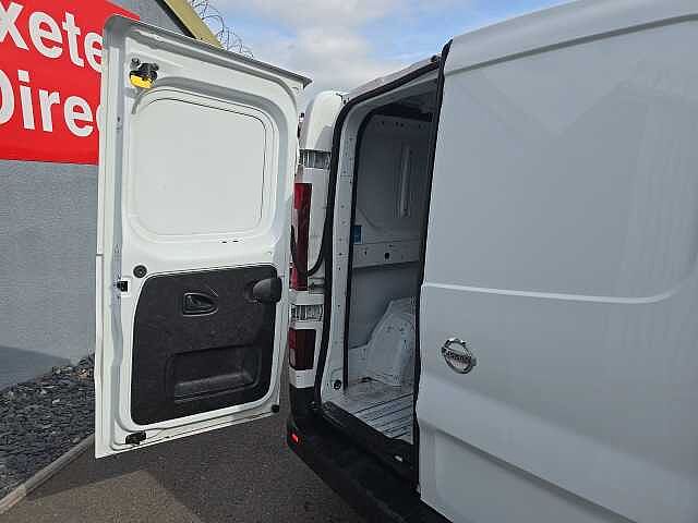 Nissan Primastar 2.0dCi (110ps) Tekna 30 L1H1 Panel Van