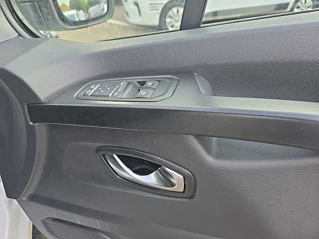 Nissan Primastar 2.0dCi (110ps) Tekna 30 L1H1 Panel Van