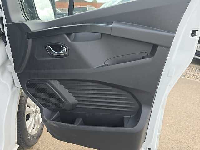 Nissan Primastar 2.0dCi (110ps) Tekna 30 L1H1 Panel Van