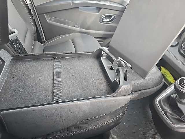 Nissan Primastar 2.0dCi (110ps) Tekna 30 L1H1 Panel Van