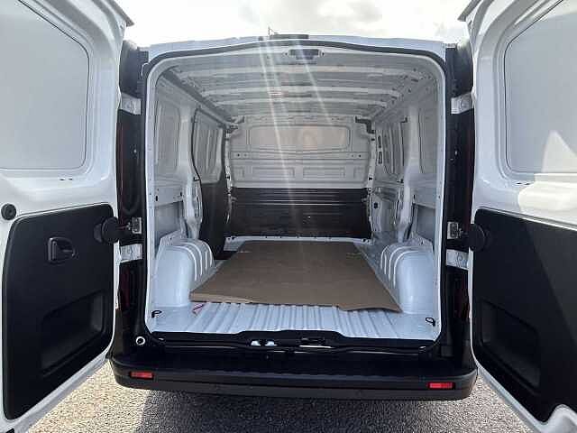 Nissan Primastar 30 L2 2.0 dCi 130ps H1 Acenta Van