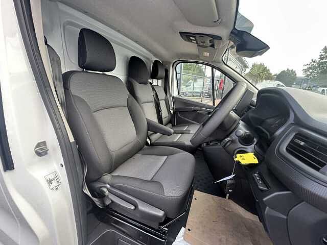 Nissan Primastar 30 L2 2.0 dCi 130ps H1 Acenta Van