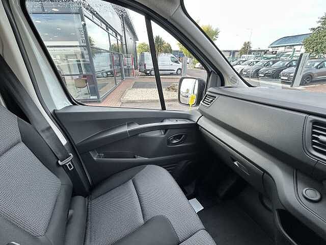 Nissan Primastar 30 L2 2.0 dCi 130ps H1 Acenta Van