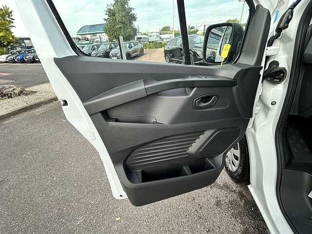 Nissan Primastar 30 L2 2.0 dCi 130ps H1 Acenta Van