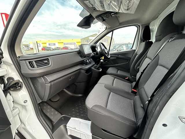 Nissan Primastar 30 L2 2.0 dCi 130ps H1 Acenta Van