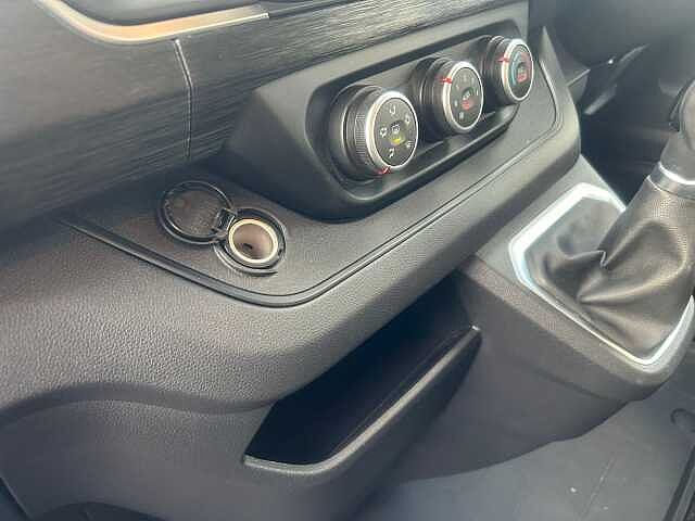 Nissan Primastar 30 L1 2.0 dCi 150ps H1 Tekna Van Auto