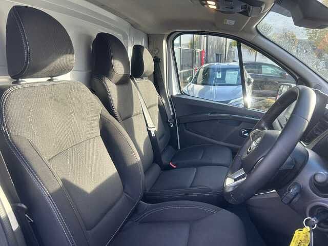 Nissan Primastar 30 L1 2.0 dCi 150ps H1 Tekna Van Auto