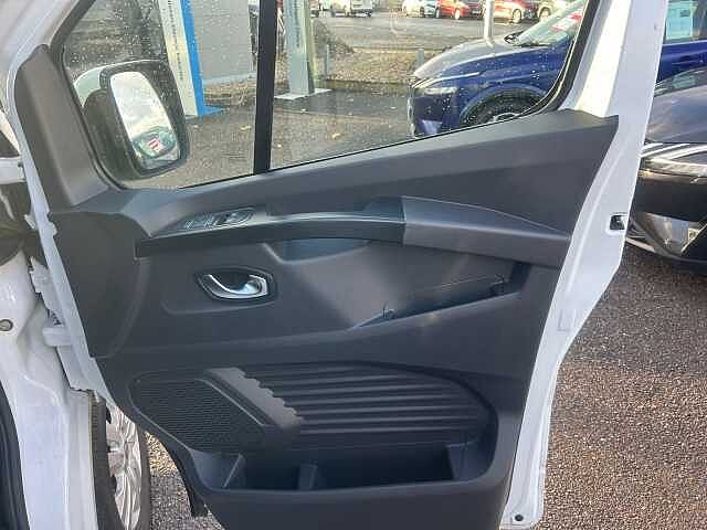 Nissan Primastar 30 L1 2.0 dCi 150ps H1 Tekna Van Auto