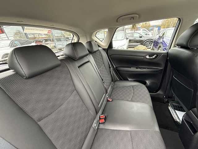 Nissan Pulsar 1.2 DiG-T N-Connecta 5dr