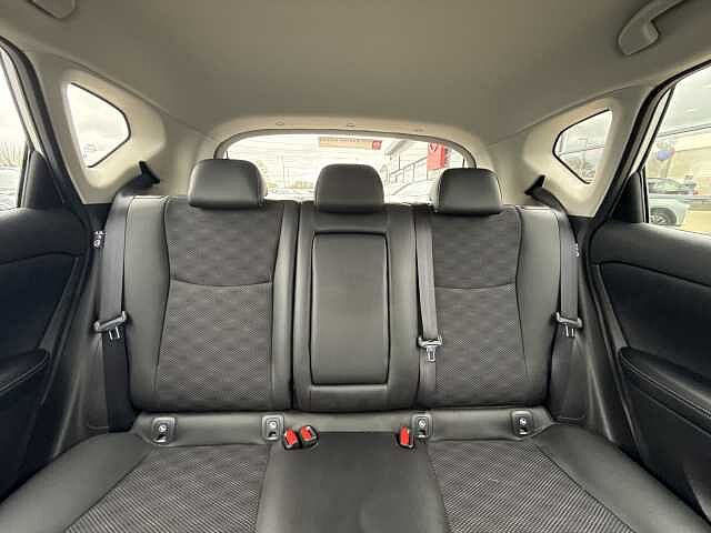 Nissan Pulsar 1.2 DiG-T N-Connecta 5dr