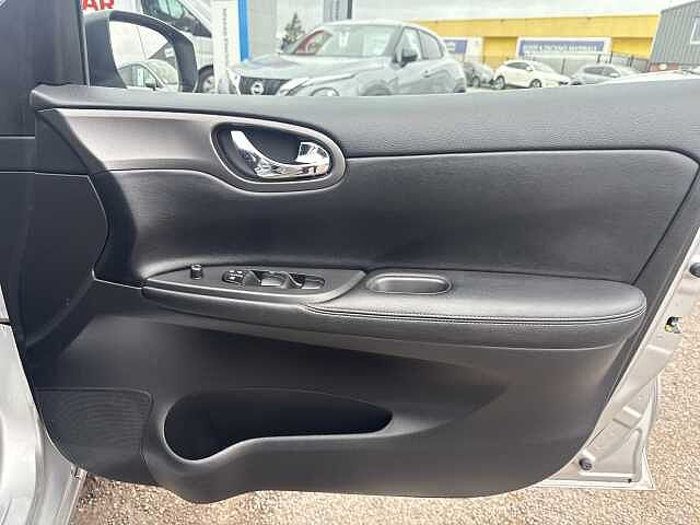 Nissan Pulsar 1.2 DiG-T N-Connecta 5dr