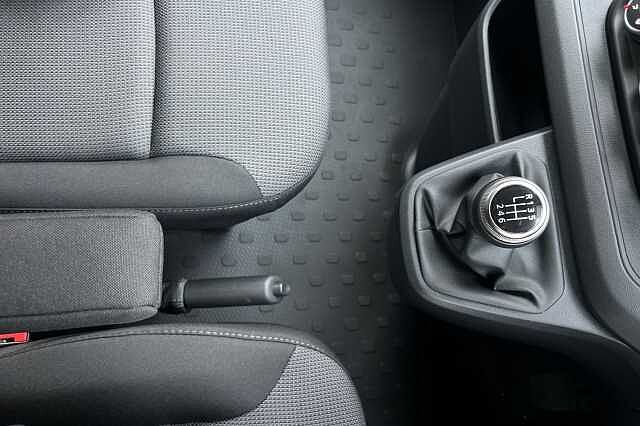 Nissan Primastar 2.0 dCi 130ps H1 Acenta Van