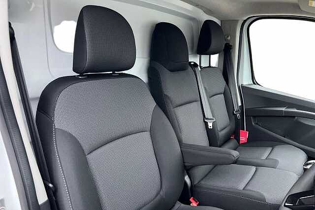 Nissan Primastar 2.0 dCi 130ps H1 Acenta Van