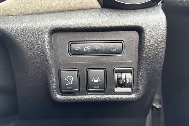 Nissan Micra 1.0 IG-T 92 Tekna 5dr