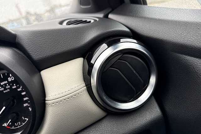 Nissan Micra 1.0 IG-T 92 Tekna 5dr