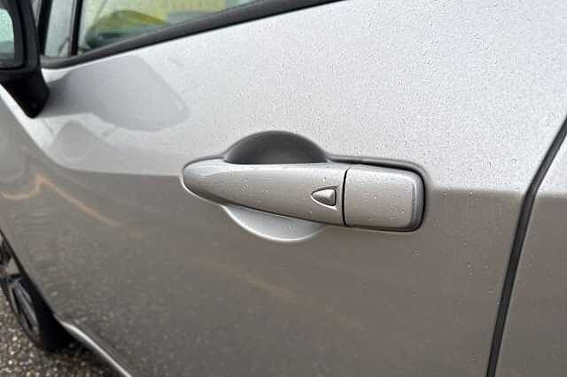 Nissan Micra 1.0 IG-T 92 Tekna 5dr