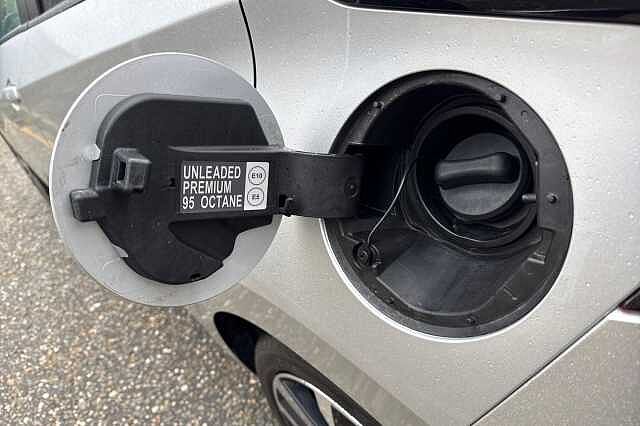 Nissan Micra 1.0 IG-T 92 Tekna 5dr