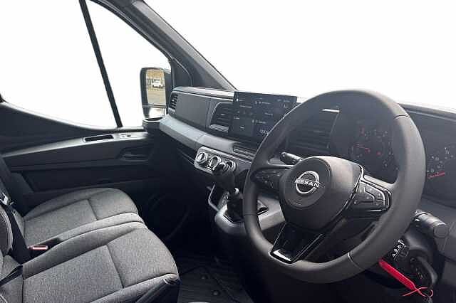 Nissan Interstar 2.0 dci 130ps H2 Acenta Van
