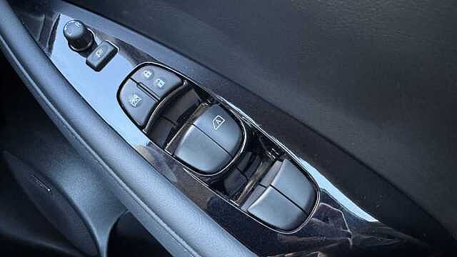 Nissan Leaf E (110kw) Tekna (39kWh) 5 Dr Hatchback