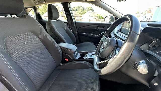 Nissan Qashqai 1.3 DiG-T MH Acenta Premium 5dr