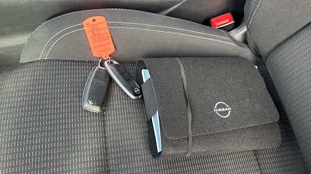 Nissan Qashqai QASHQAI 1.3 DiG-T MH Acenta Premium 5dr