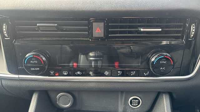 Nissan Qashqai QASHQAI 1.3 DiG-T MH Acenta Premium 5dr