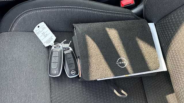 Nissan Qashqai 1.3 DiG-T MH N-Connecta 5dr