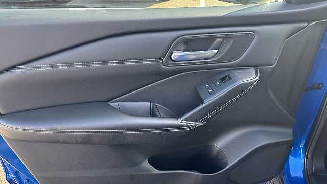 Nissan Qashqai 1.3 DiG-T MH N-Connecta 5dr