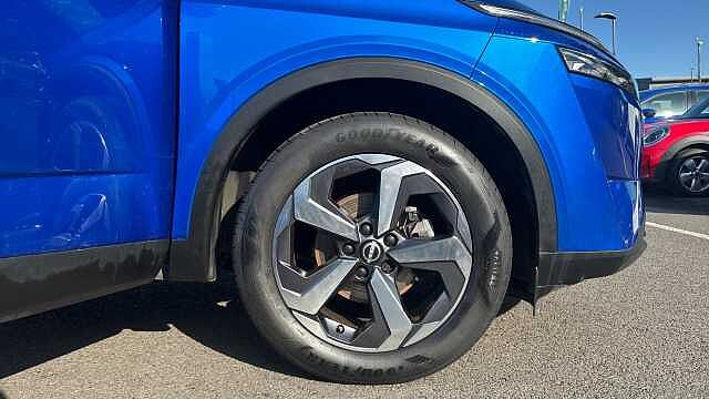 Nissan Qashqai 1.3 DiG-T MH N-Connecta 5dr