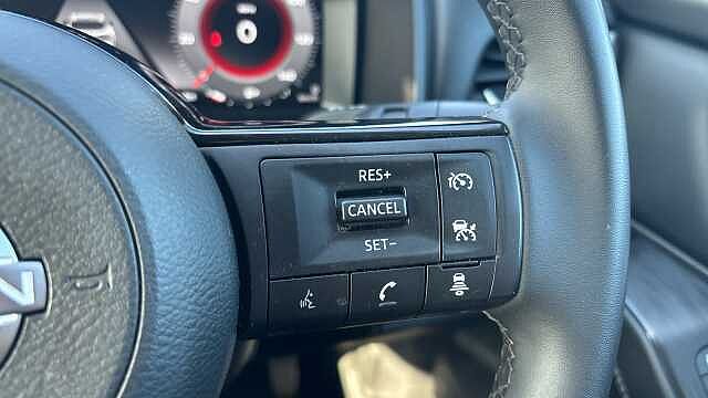 Nissan Qashqai 1.3 DiG-T MH N-Connecta 5dr