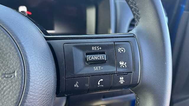 Nissan Qashqai 1.3 DiG-T MH N-Connecta 5dr