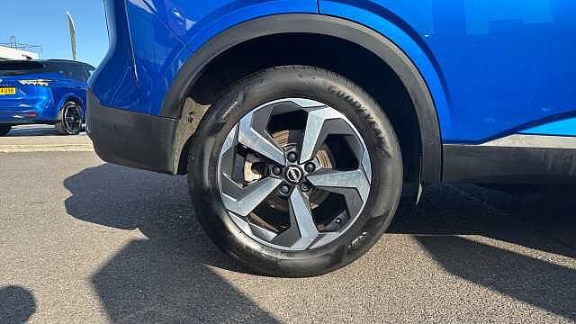 Nissan Qashqai 1.3 DiG-T MH N-Connecta 5dr