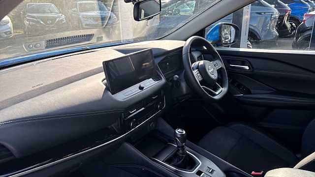 Nissan Qashqai 1.3 DiG-T MH N-Connecta 5dr