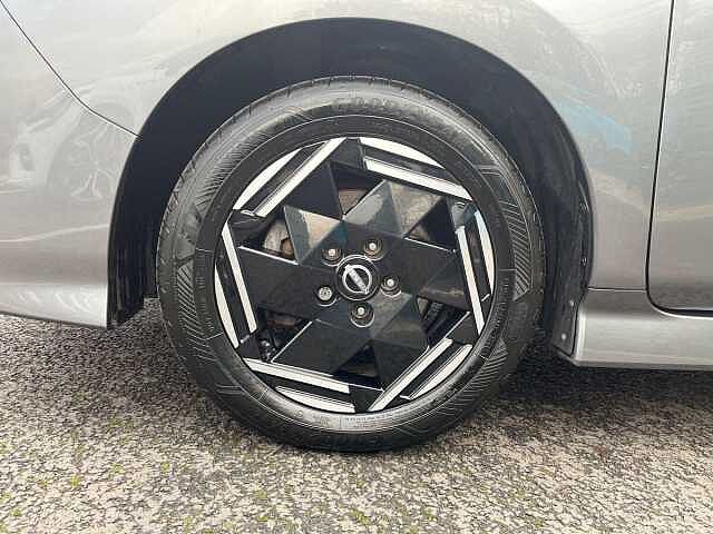 Nissan LEAF 39kWh Acenta Hatchback 5dr Electric Auto (150 ps)