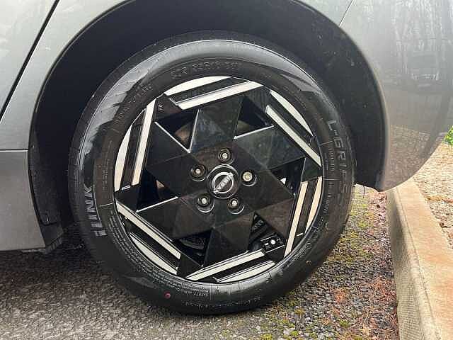 Nissan LEAF 39kWh Acenta Hatchback 5dr Electric Auto (150 ps)