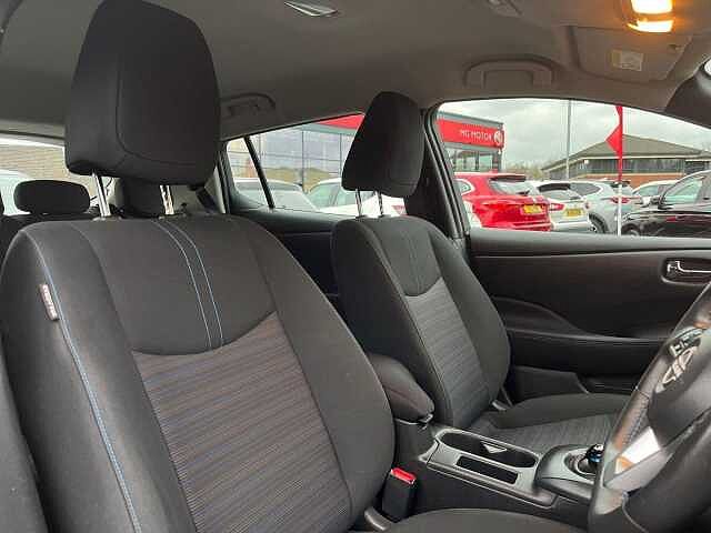 Nissan LEAF 39kWh Acenta Hatchback 5dr Electric Auto (150 ps)