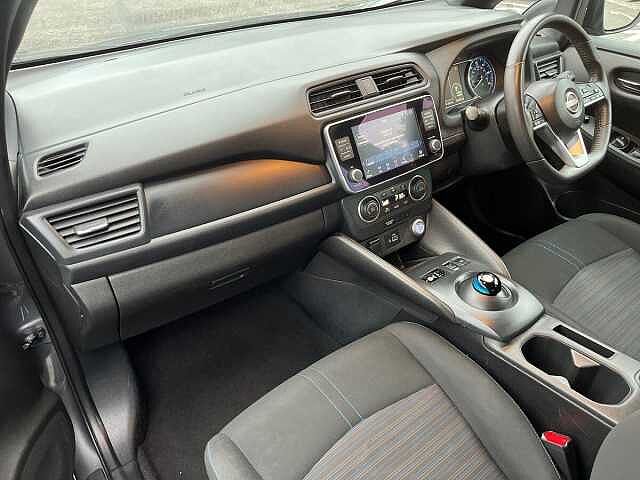 Nissan LEAF 39kWh Acenta Hatchback 5dr Electric Auto (150 ps)