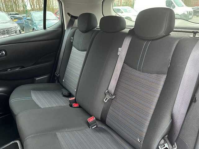 Nissan LEAF 39kWh Acenta Hatchback 5dr Electric Auto (150 ps)