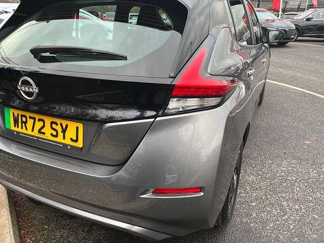 Nissan LEAF 39kWh Acenta Hatchback 5dr Electric Auto (150 ps)