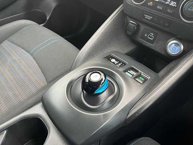 Nissan LEAF 39kWh Acenta Hatchback 5dr Electric Auto (150 ps)